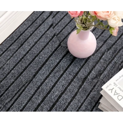Rola Covoras Antiderapant Autoadeziv pentru Hol si Interior GRI cu Dungi Negre 40 × 300 cm