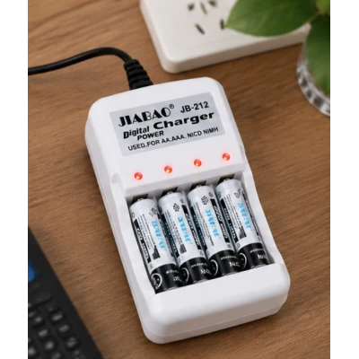 Incarcator Baterii JIABAO JB 212 pentru AA/AAA Ni MH si Ni Cd cu 4 Acumulatori AAA R03