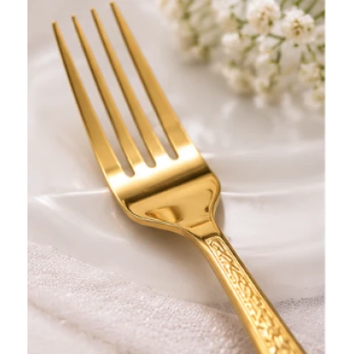 Set de 24 tacamuri din otel inoxidabil finisaj AURIU CU MODEL pentru 6 persoane