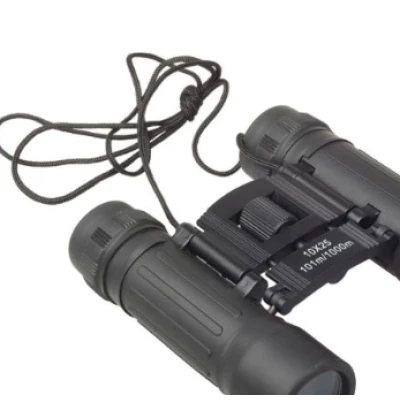 Binoclu 10x25 constructie compacta si putere de marire 7x