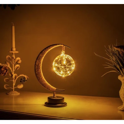 Decoratiune luminoasa semi-luna cu glob