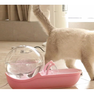Dispenser de apa pentru animalute cu rezervor tip melc
