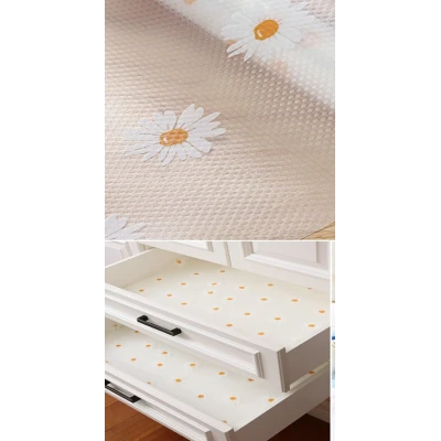 Folie de protectie pentru rafturi 45 x 300cm cu floricele albe