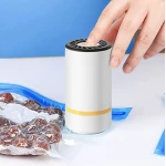 Pompa de vidat alimentele AO 78182 usor de folosit