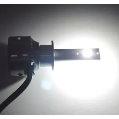 Set 2 becuri auto D8 H7 100W 15000 lumeni canbus