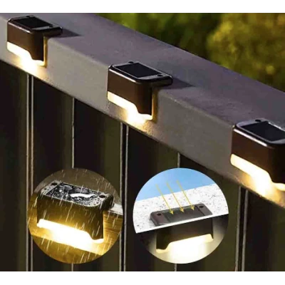 Set 4 lampi solare pentru trepte cu lumina calda