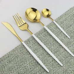 Set de 24 piese tacamuri in stil portughez- culoare Alb si auriu