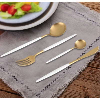 Set de 4 piese tacamuri in stil portughez- culoare alb mat si auriu