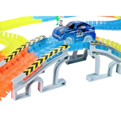 Set pista magica cu 2 masinute Amazing Tracks  Include 360 de piese